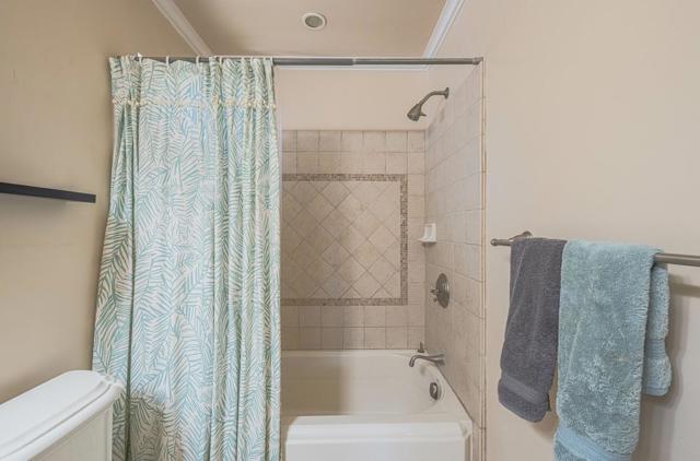 394 Mesa Road, Salinas CA: https://media.crmls.org/mediaz/7f448ddc-4aa8-4ee5-b94d-54b56fce367f.jpg