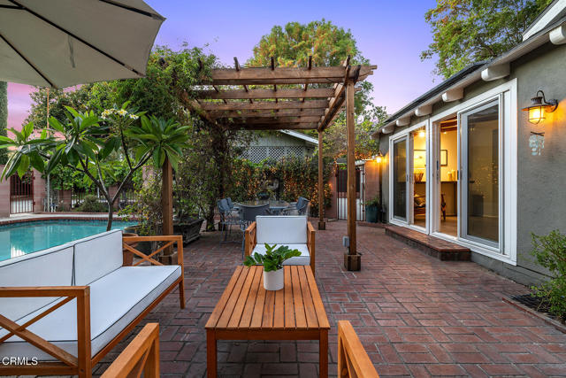 525 N Michillinda Avenue, Pasadena CA: https://media.crmls.org/mediaz/7f44cfc2-976b-46bc-9c61-165bfad6cfb7.jpg