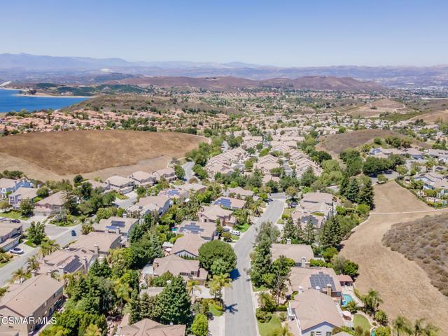 535 Winncastle Street, Simi Valley CA: https://media.crmls.org/mediaz/7f44e762-e951-4c48-884e-cdf03ea0194a.jpg