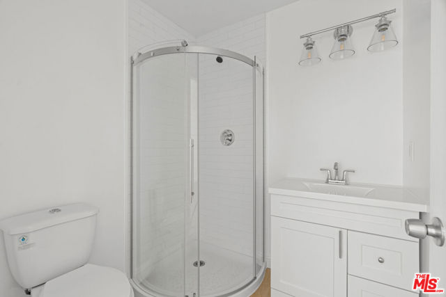 814 3rd Street, Santa Monica CA: https://media.crmls.org/mediaz/7f45047b-1f28-4e50-921a-a6b463dd2ba9.jpg