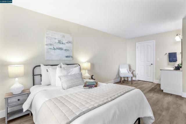 5425 Concord Blvd, Concord CA: https://media.crmls.org/mediaz/7f450766-c48b-41d6-89b0-301818bd6313.jpg