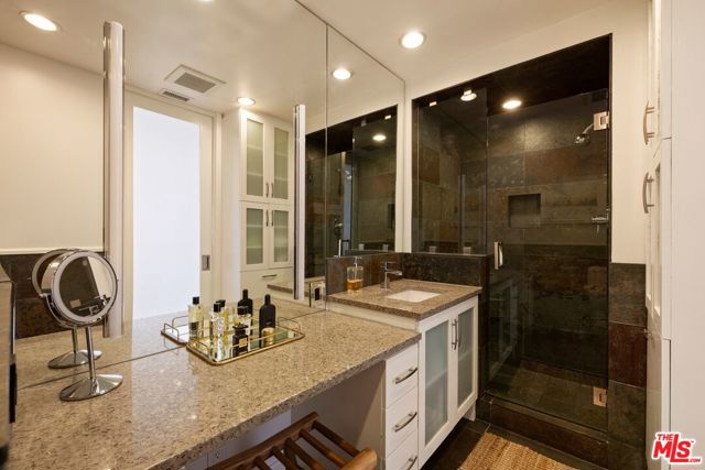 9255 Doheny Road, West Hollywood CA: https://media.crmls.org/mediaz/7f45293c-4b6e-4db2-ab56-bd330fa5bcd4.jpg