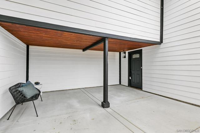 1160 Erica St, Escondido CA: https://media.crmls.org/mediaz/7f47889c-4122-4511-acbb-f5bf55c34310.jpg