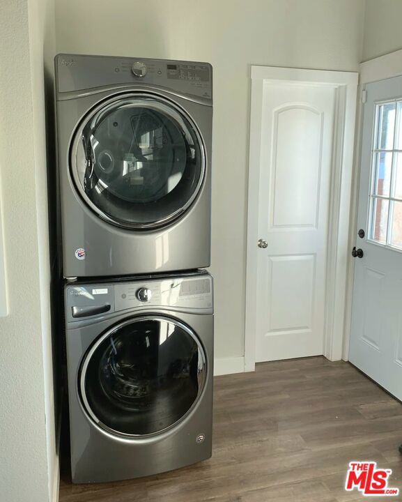 1319 12th Avenue, Los Angeles CA: https://media.crmls.org/mediaz/7f48164a-c128-47d2-9d04-ccb7f8865ee1.jpg