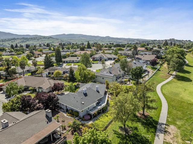 105 Louise Circle, Hollister CA: https://media.crmls.org/mediaz/7f48fd6b-4f4b-4804-9ae4-d5d894078d66.jpg