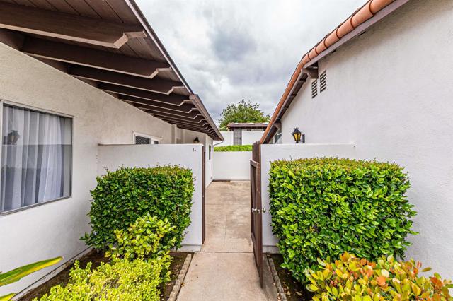 Detail Gallery Image 2 of 35 For 16577 Caminito Vecinos, San Diego,  CA 92128 - 2 Beds | 2 Baths