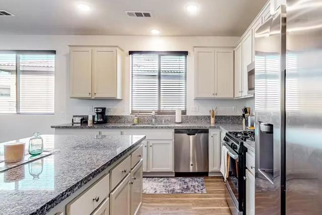 82747 Chaplin Court, Indio CA: https://media.crmls.org/mediaz/7f4aa2ba-d79a-4299-9e47-f52bda841621.jpg