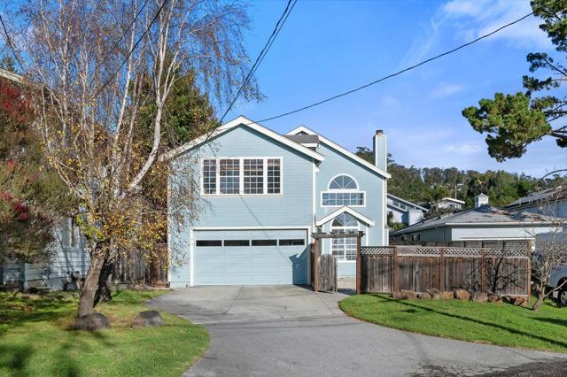 622 Avenue Balboa, El Granada CA: https://media.crmls.org/mediaz/7f4af654-8694-43d8-9c72-a3766cb0e306.jpg