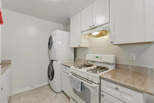 700 Mariposa Avenue, Mountain View CA: https://media.crmls.org/mediaz/7f4b07bc-2af5-4db1-af86-22d58295c8c3.jpg