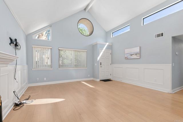 Detail Gallery Image 12 of 40 For 383 N Melrose Dr #F,  Vista,  CA 92083 - 2 Beds | 2 Baths