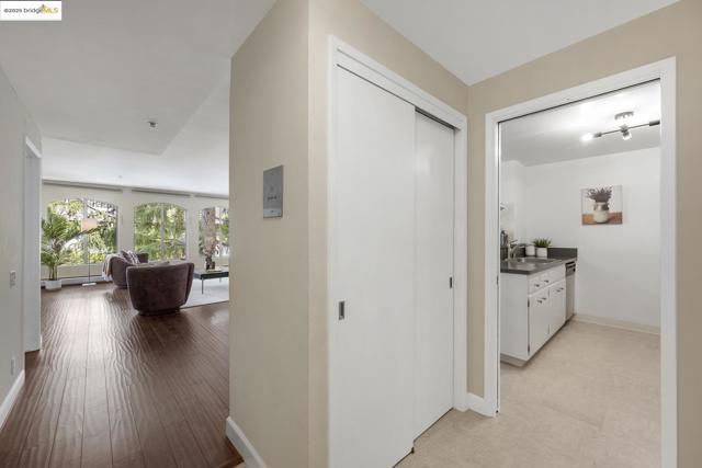 5405 Carlton St, Oakland CA: https://media.crmls.org/mediaz/7f4c2e80-be4f-4f88-b79b-625e1451fceb.jpg