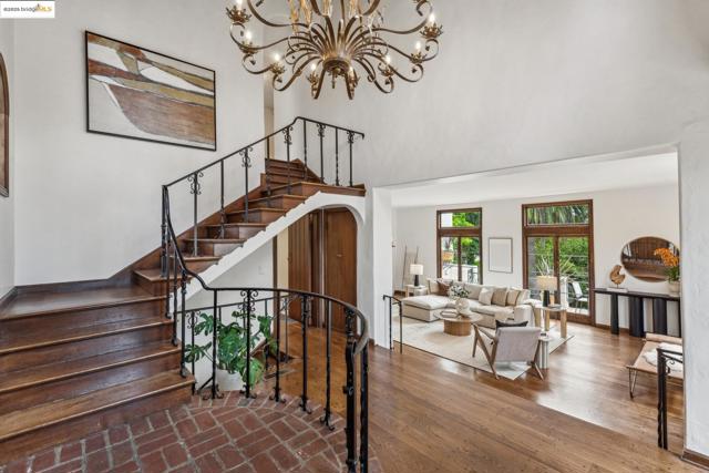 356 Mountain Avenue, Piedmont CA: https://media.crmls.org/mediaz/7f4cc21e-df52-455d-9c38-75e57695d536.jpg