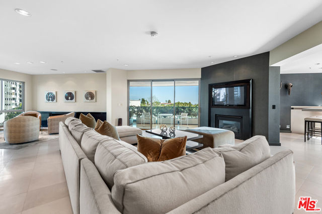 10490 Wilshire Boulevard, Los Angeles CA: https://media.crmls.org/mediaz/7f4cd2b1-3095-4b2d-8827-9dbdab6854da.jpg
