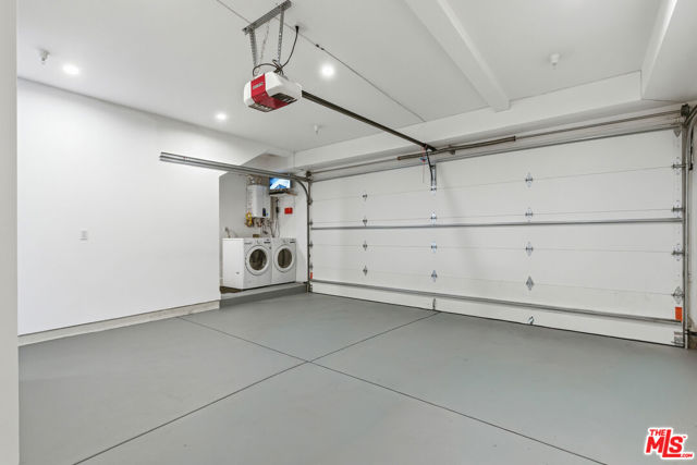 13822 Oxnard Street, Van Nuys CA: https://media.crmls.org/mediaz/7f4d5f8a-42b8-4410-bb70-a6c8df813140.jpg