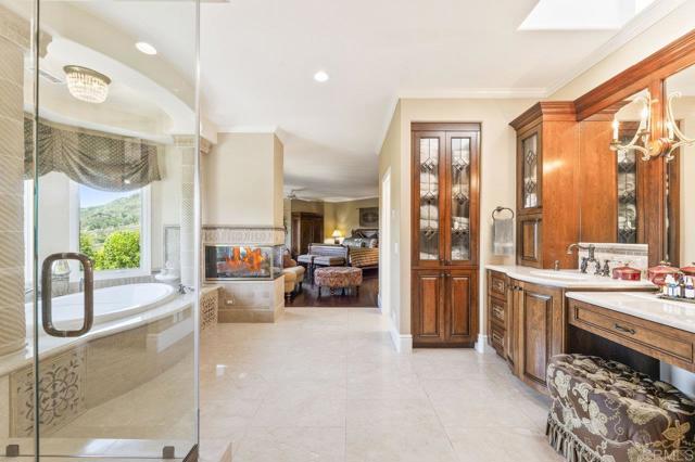 14963 Huntington Gate Drive, Poway CA: https://media.crmls.org/mediaz/7f4d8e5d-651b-42c3-b512-d034ade7fc85.jpg