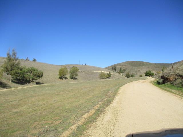 34120 Fabry Road, Soledad CA: https://media.crmls.org/mediaz/7f4dae32-3a3e-4ab2-be95-4ceb6fab101a.jpg