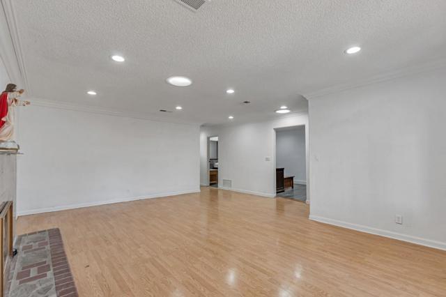 1087 Starlite Drive, Milpitas CA: https://media.crmls.org/mediaz/7f4dfc2d-e4a6-4e95-8331-053a9309f72a.jpg