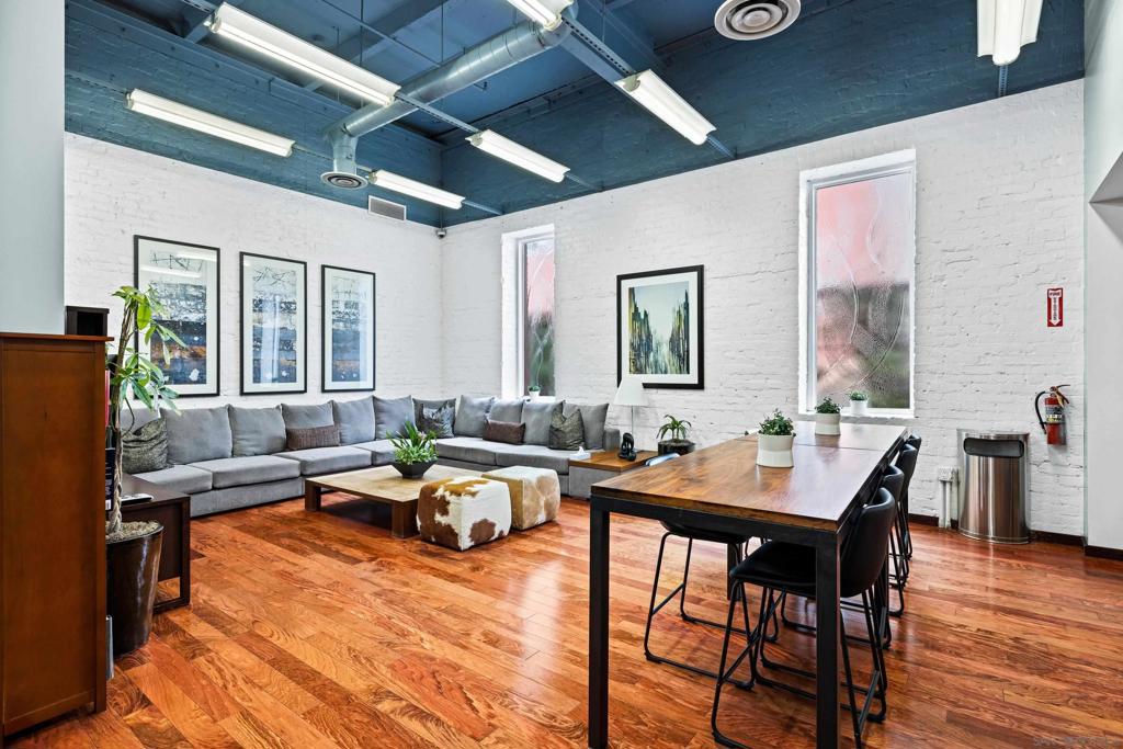 1431 Pacific Highway - photo 20