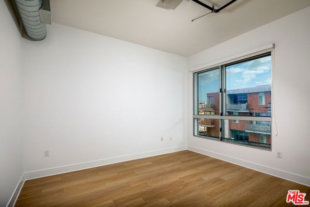 710 N El Centro Avenue, Los Angeles CA: https://media.crmls.org/mediaz/7f4f001d-bd36-407a-8b1d-666a2f7c4101.jpg