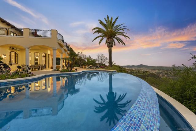 18233 Via Ambiente, Rancho Santa Fe CA: https://media.crmls.org/mediaz/7f4f46cb-0298-430b-9f48-c0fc936b04f0.jpg