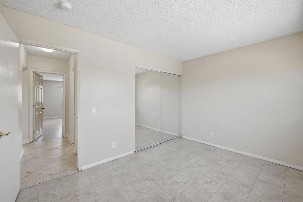 2012 Mission Ave - photo 16