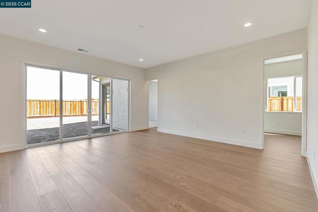 16166 Poulson Street, Lathrop CA: https://media.crmls.org/mediaz/7f50be53-209b-46bc-a9bf-80bd9e0fd3e6.jpg