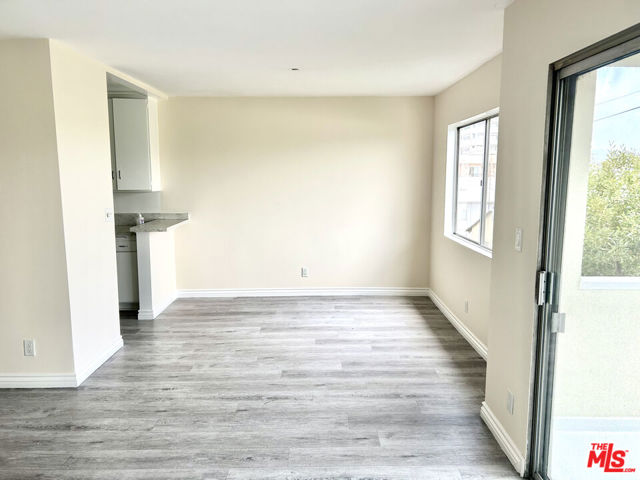 1440 Reeves Street, Los Angeles CA: https://media.crmls.org/mediaz/7f50d452-6623-46e4-8038-b751e1756c0f.jpg
