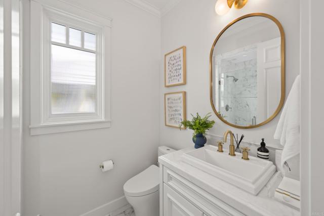 Detail Gallery Image 11 of 13 For 2211 Ocean Front, Del Mar,  CA 92014 - 4 Beds | 4/1 Baths