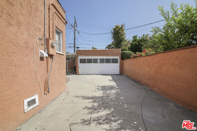 8919 Beverlywood Street, Los Angeles, California 90034, 2 Bedrooms Bedrooms, ,1 BathroomBathrooms,Single Family Residence,For Sale,Beverlywood,24426733