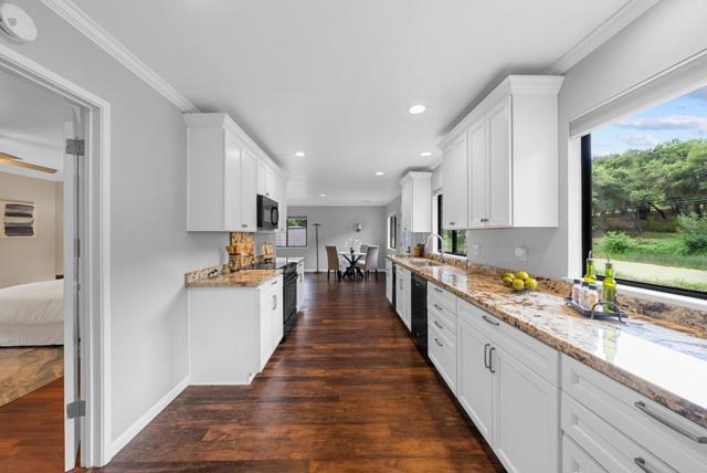 18301 Idylwild Road, Los Gatos CA: https://media.crmls.org/mediaz/7f5183ed-829f-4725-bcce-f66225460a75.jpg