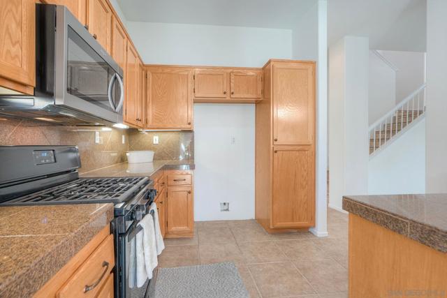 29711 Williams Valley Ct, Escondido CA: https://media.crmls.org/mediaz/7f519436-298a-487d-bdc4-53528b8b2edb.jpg