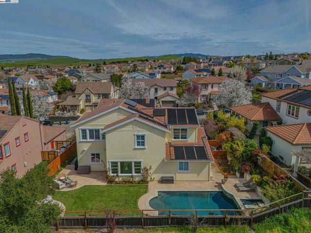 3712 Stonehenge Way, San Ramon CA: https://media.crmls.org/mediaz/7f519aeb-a1b6-4e9f-b0ea-d672b5063ef7.jpg