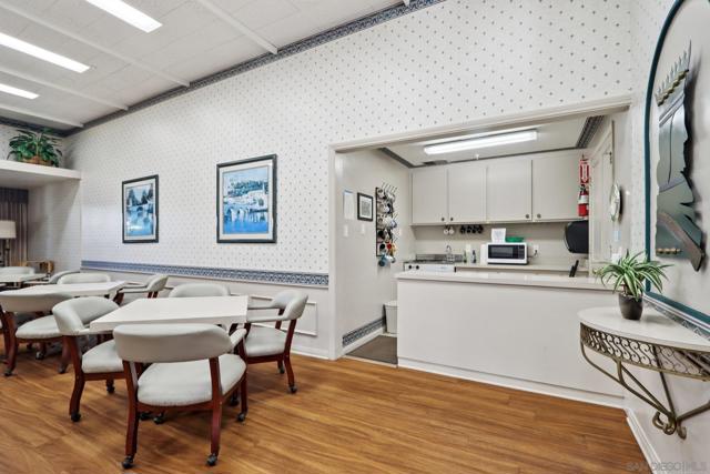 1215 Anchors Way Drive, Ventura CA: https://media.crmls.org/mediaz/7f51a7e1-a13c-4bd4-a2c8-fd5ac47a3abf.jpg