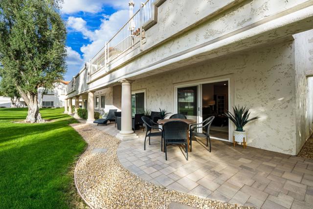 678 Vista Lago Circle N, Palm Desert, CA 92211