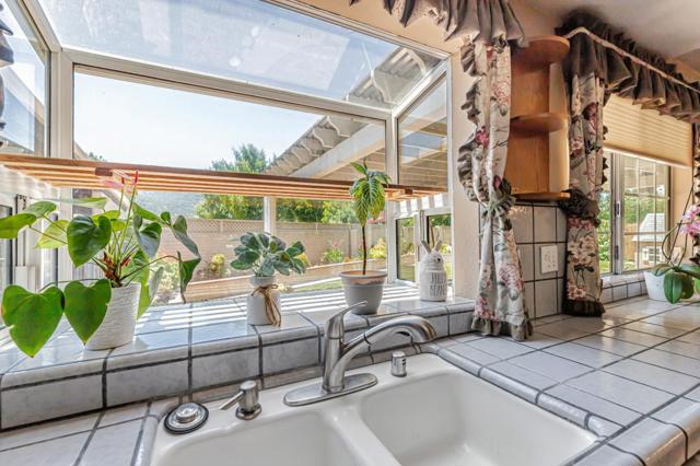1298 Hersman Drive, Gilroy CA: https://media.crmls.org/mediaz/7f5209ba-d5f2-4a15-8a77-bfdb0da466ce.jpg