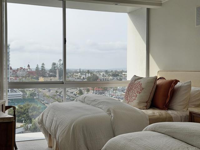 Detail Gallery Image 14 of 54 For 1770 Avenida Del Mundo #809,  Coronado,  CA 92118 - 3 Beds | 3 Baths