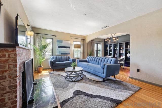 3687 Madison, San Diego CA: https://media.crmls.org/mediaz/7f531b2a-1a14-4194-bd98-bd1906cf196d.jpg