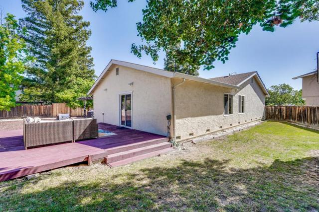 6940 Windsor Way, San Jose CA: https://media.crmls.org/mediaz/7f5347aa-7e69-47de-a445-05ddbd6ddde0.jpg