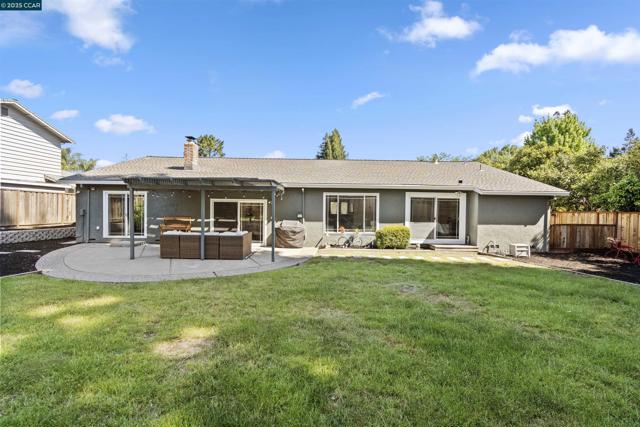 109 Baldwin Dr, Danville CA: https://media.crmls.org/mediaz/7f53ae86-77e4-48ef-845d-66d832144244.jpg
