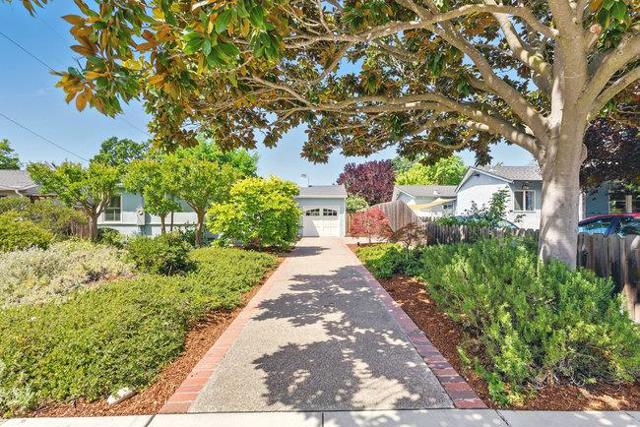 843 15th Avenue, Menlo Park CA: https://media.crmls.org/mediaz/7f53ce3d-6958-429b-993b-35f897475b28.jpg