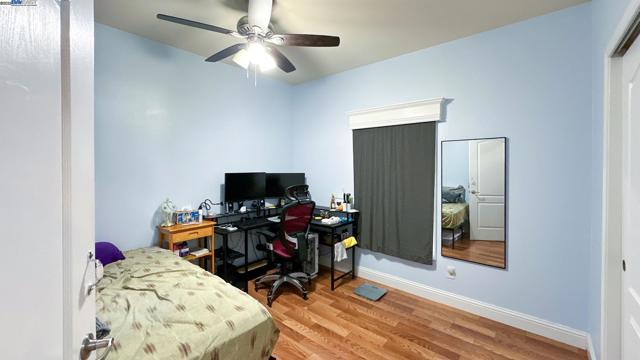 460 Pinefield, San Jose CA: https://media.crmls.org/mediaz/7f552464-5a8a-4f99-a615-d5727f5f7c6b.jpg