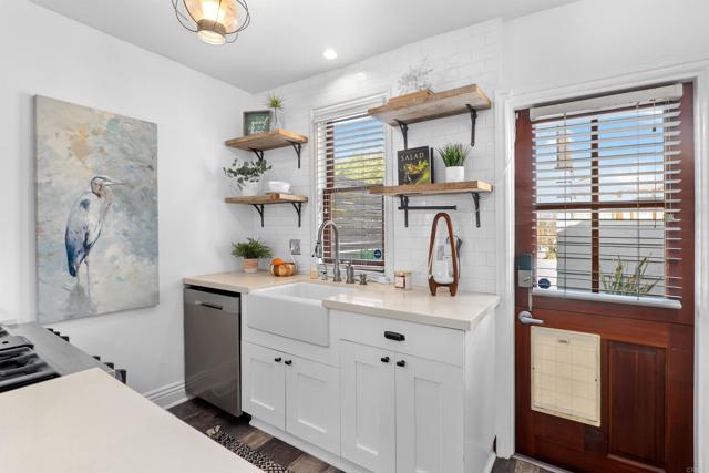 Detail Gallery Image 16 of 29 For 107 Clubhouse Ave, Venice,  CA 90291 - 2 Beds | 1 Baths