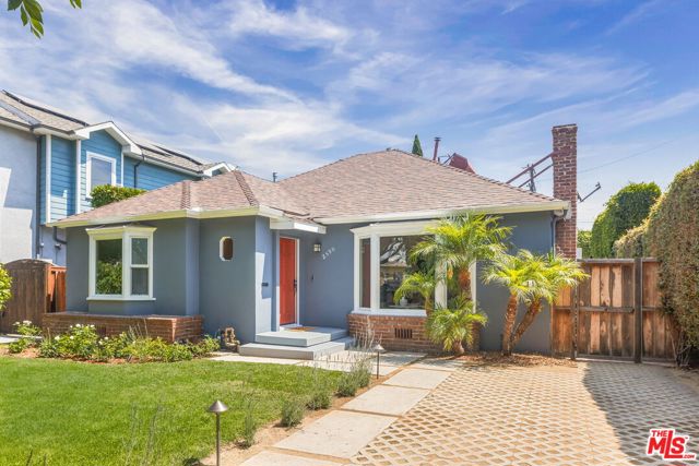 2590 Armacost Avenue, Los Angeles CA: https://media.crmls.org/mediaz/7f55dc52-5284-46f0-ac21-d6d5d2e96485.jpg