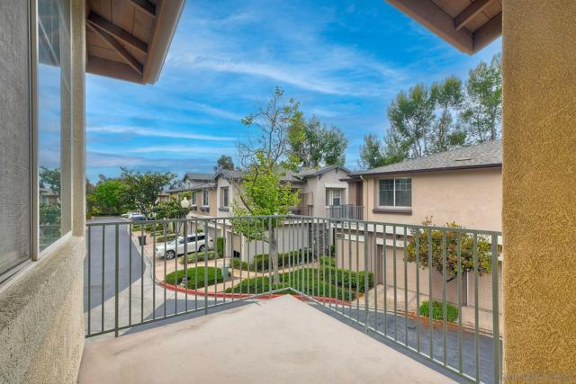 9633 West Canyon Terrace, San Diego CA: https://media.crmls.org/mediaz/7f560614-c5f0-4c7b-9a68-01751bfbfc0a.jpg