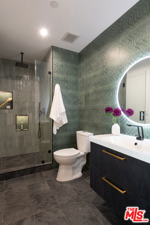 17624 Martha Street, Encino CA: https://media.crmls.org/mediaz/7f56945f-a2b5-48ad-9287-a70e5e95912b.jpg