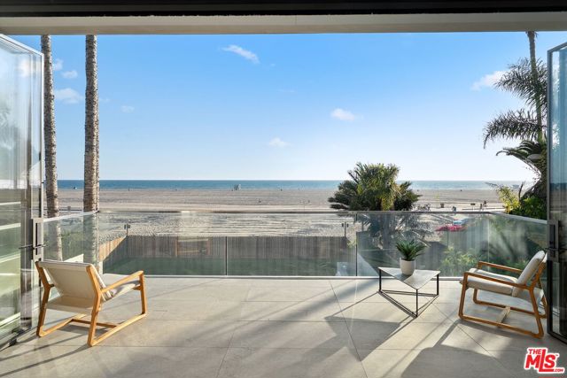Image 20 of 47 For 938 Palisades Beach Road