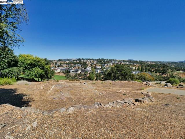 Image 5 of 16 For 3776 Skyfarm Dr