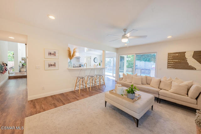 1453 Cheswick Place, Westlake Village CA: https://media.crmls.org/mediaz/7f5856ec-d130-4a72-8368-74cf502592c3.jpg