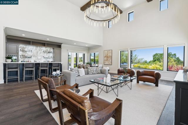 1021 Via Del Gato, Alamo CA: https://media.crmls.org/mediaz/7f58f38a-7a50-4f8a-8188-0c674e53e868.jpg
