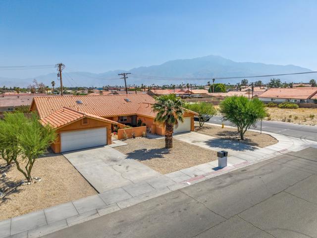 66765 Ironwood Drive, Desert Hot Springs CA: https://media.crmls.org/mediaz/7f595f91-1e52-4484-99ca-c7ed2254864c.jpg